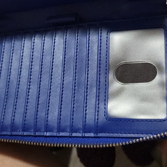 Clutch - Picture 3 of 5